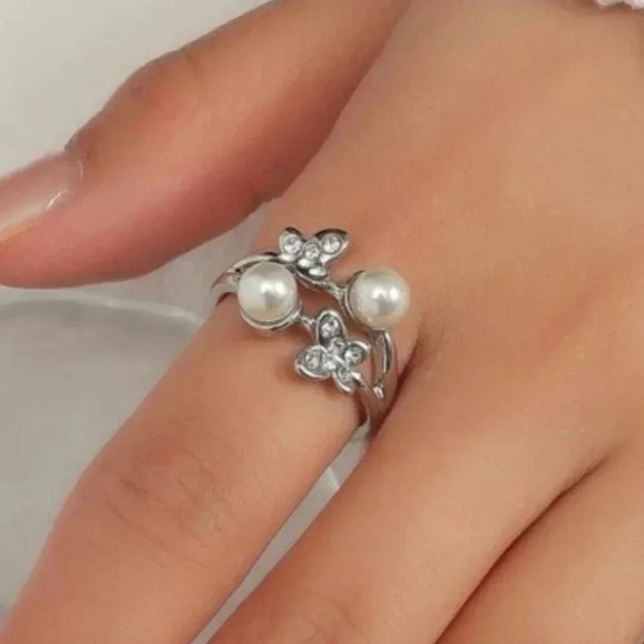 2 LEFT! Silver Faux Pearl Butterfly Ring - Picture 1 of 4